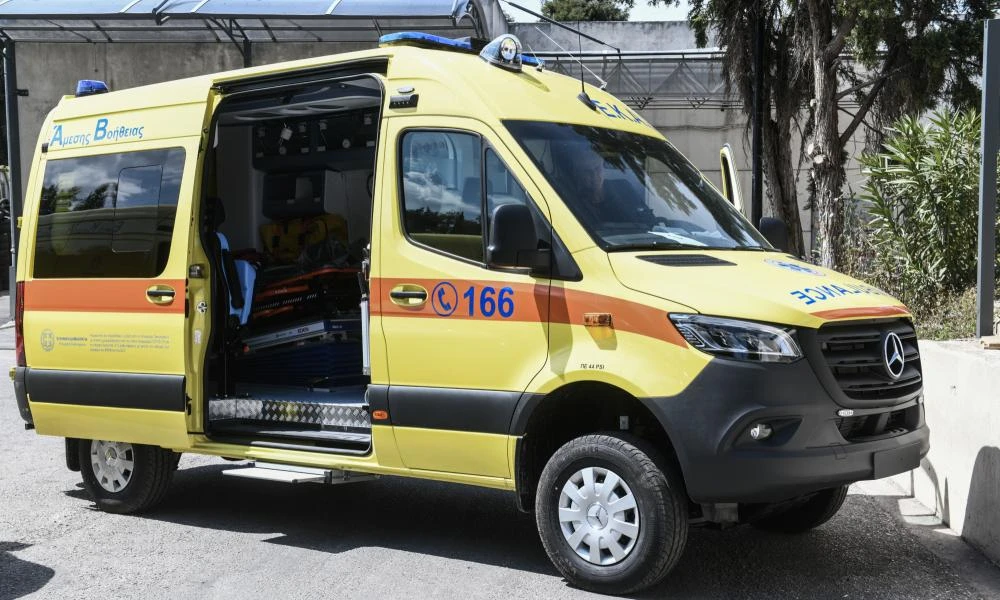Τροχαίο δυστύχημα με 2 νεκρούς στην Πατρών Κορίνθου εξαιτίας σύγκρουσης ΙΧ με φορτηγό